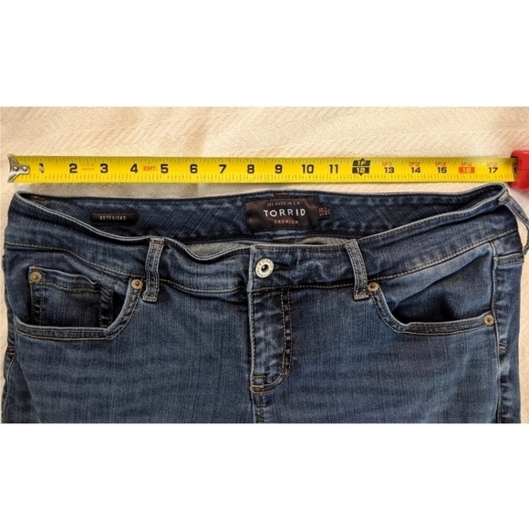 Torrid Boyfriend Medium Wash 12R Skinny Jeans - Picture 8 of 8